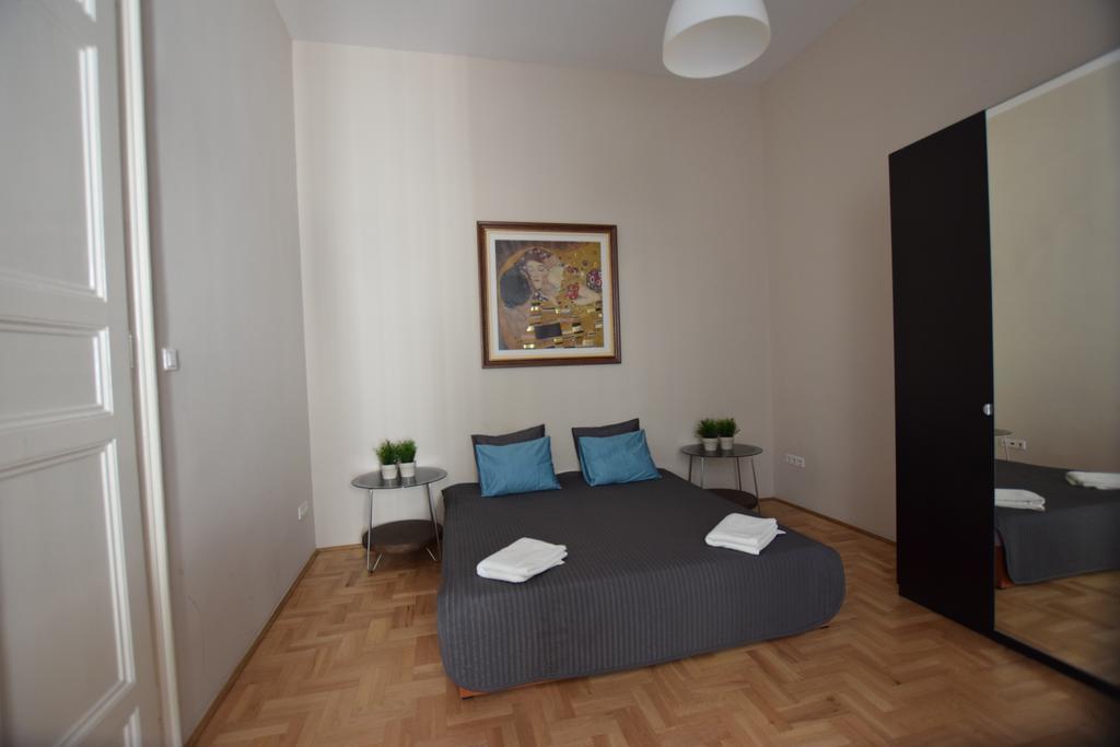 Standard Apartment By Hi5 - Muzeum 5 Budapest Eksteriør bilde