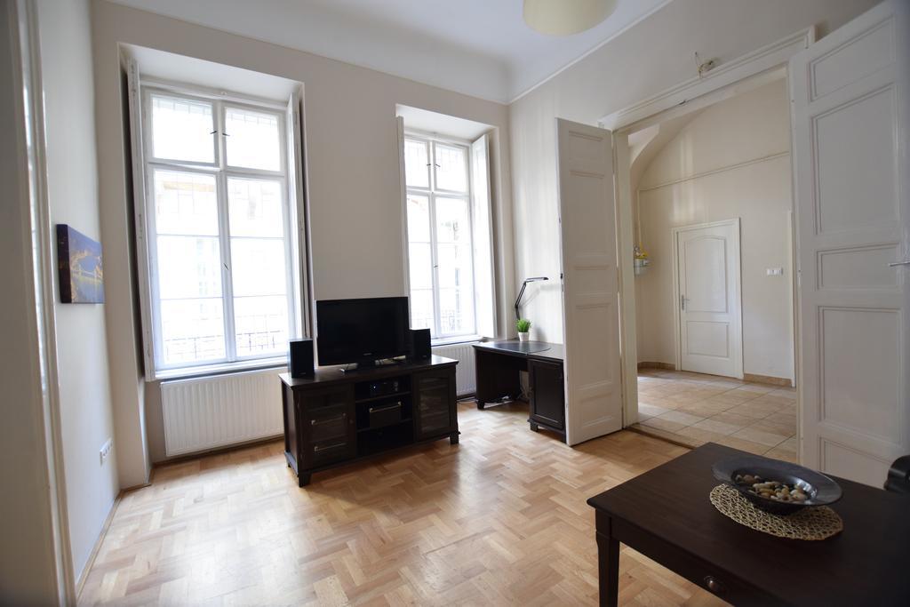 Standard Apartment By Hi5 - Muzeum 5 Budapest Eksteriør bilde